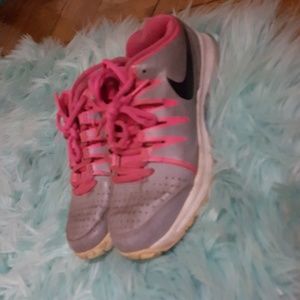 Girls nikes